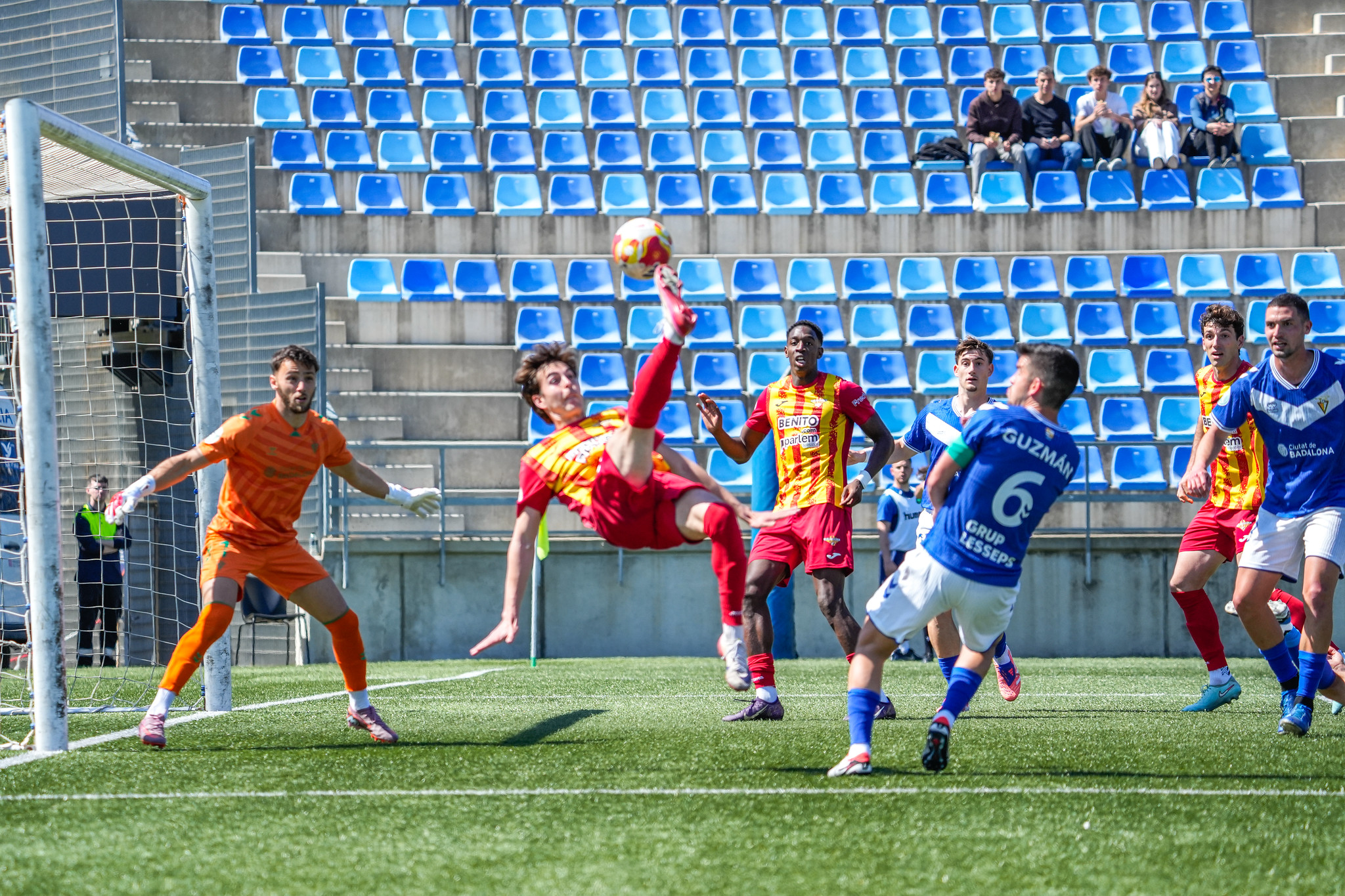 El Tona mereix més davant el líder
